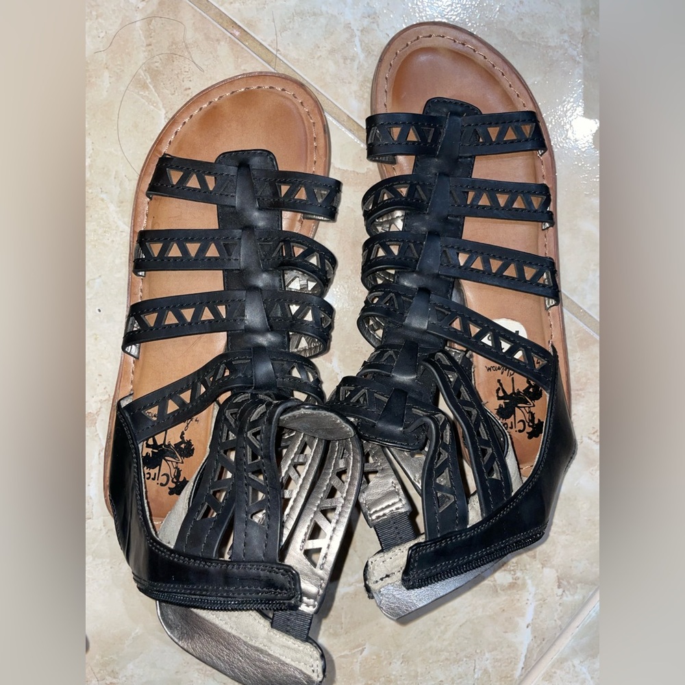 Sandal